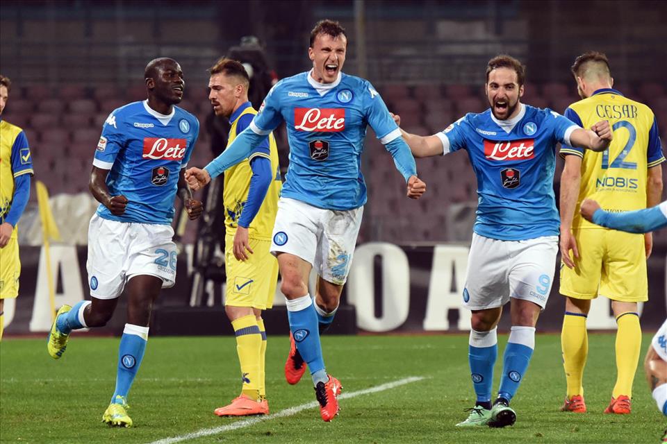 La maglia sudata a Chiriches, ma bravo Sarri a schermare le critiche La maglia sudata a Chiriches, ma bravo Sarri a schermare le critiche