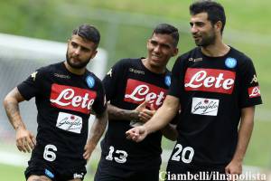 Il ritiro a Dimaro dice che il Napoli deve imparare a sorridere e amarsi di più item-thumbnail