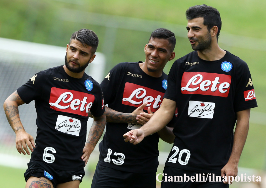 Il ritiro a Dimaro dice che il Napoli deve imparare a sorridere e amarsi di più Il ritiro a Dimaro dice che il Napoli deve imparare a sorridere e amarsi di più