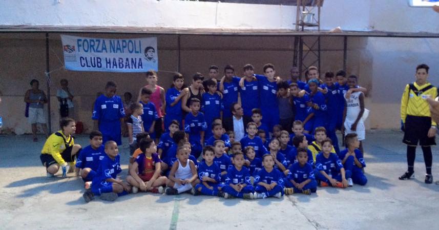 Nico, il napoletano che trasmette ai bambini di Cuba la passione per il calcio e per il Napoli