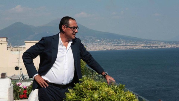 E ora Sarri che farà? Lo striscione “Cercola presente” resta in tangenziale tra Barra e Ponticelli” E ora Sarri che farà? Lo striscione “Cercola presente” resta in tangenziale tra Barra e Ponticelli”