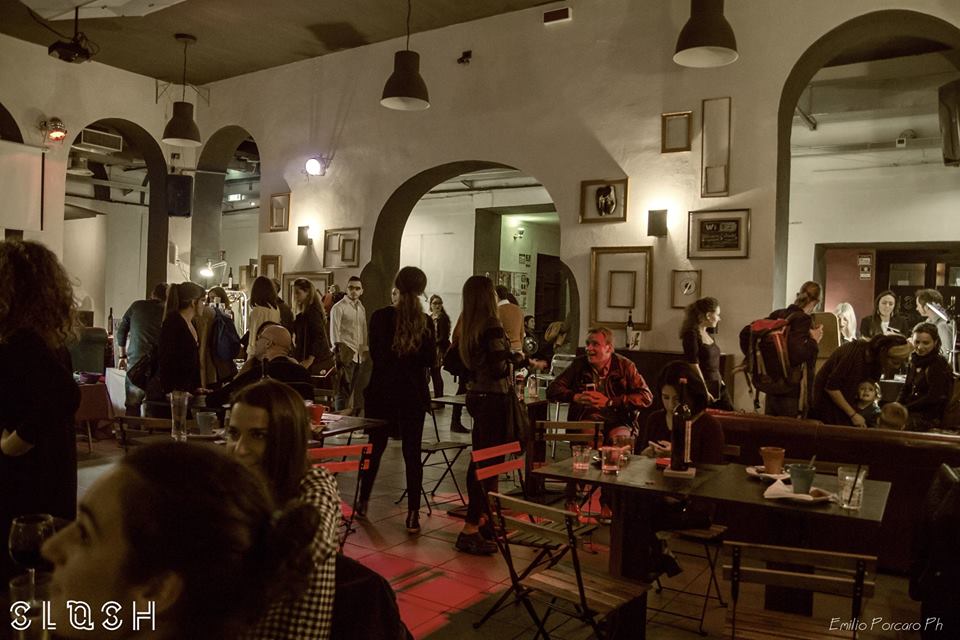 I turisti crescono e Napoli si adegua: aperitivi con madrelingua e film in originale allo Slash Art/Msic I turisti crescono e Napoli si adegua: aperitivi con madrelingua e film in originale allo Slash Art/Msic