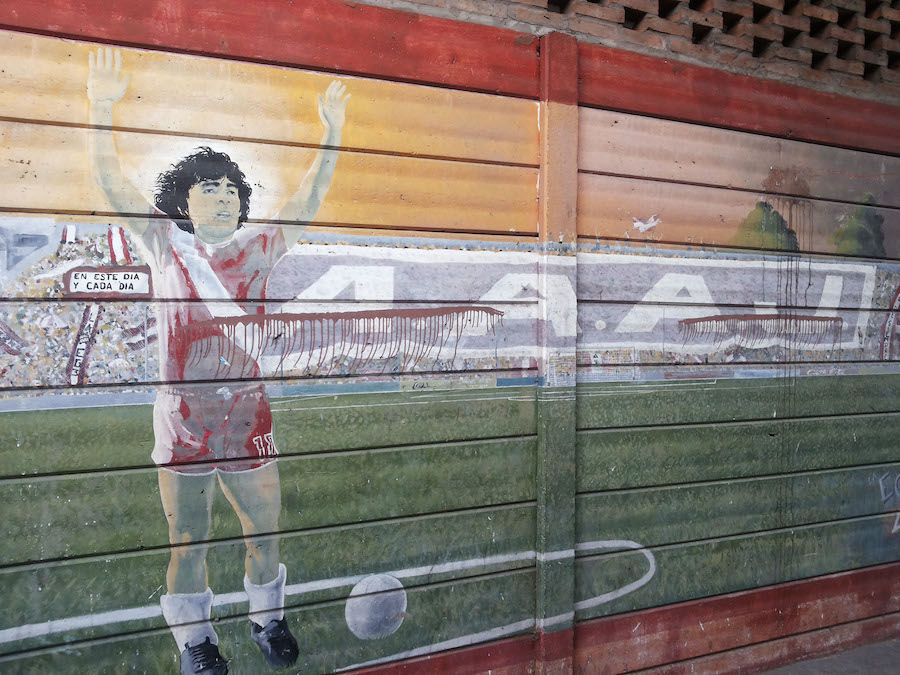 Nell’Estadio Maradona, casa dell’Argentinos Juniors, dove si tifa al ritmo di Grignani