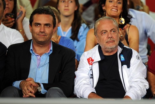 De Magistris si sente al bar sport e si iscrive al club del “devi vincere” De Magistris si sente al bar sport e si iscrive al club del “devi vincere”