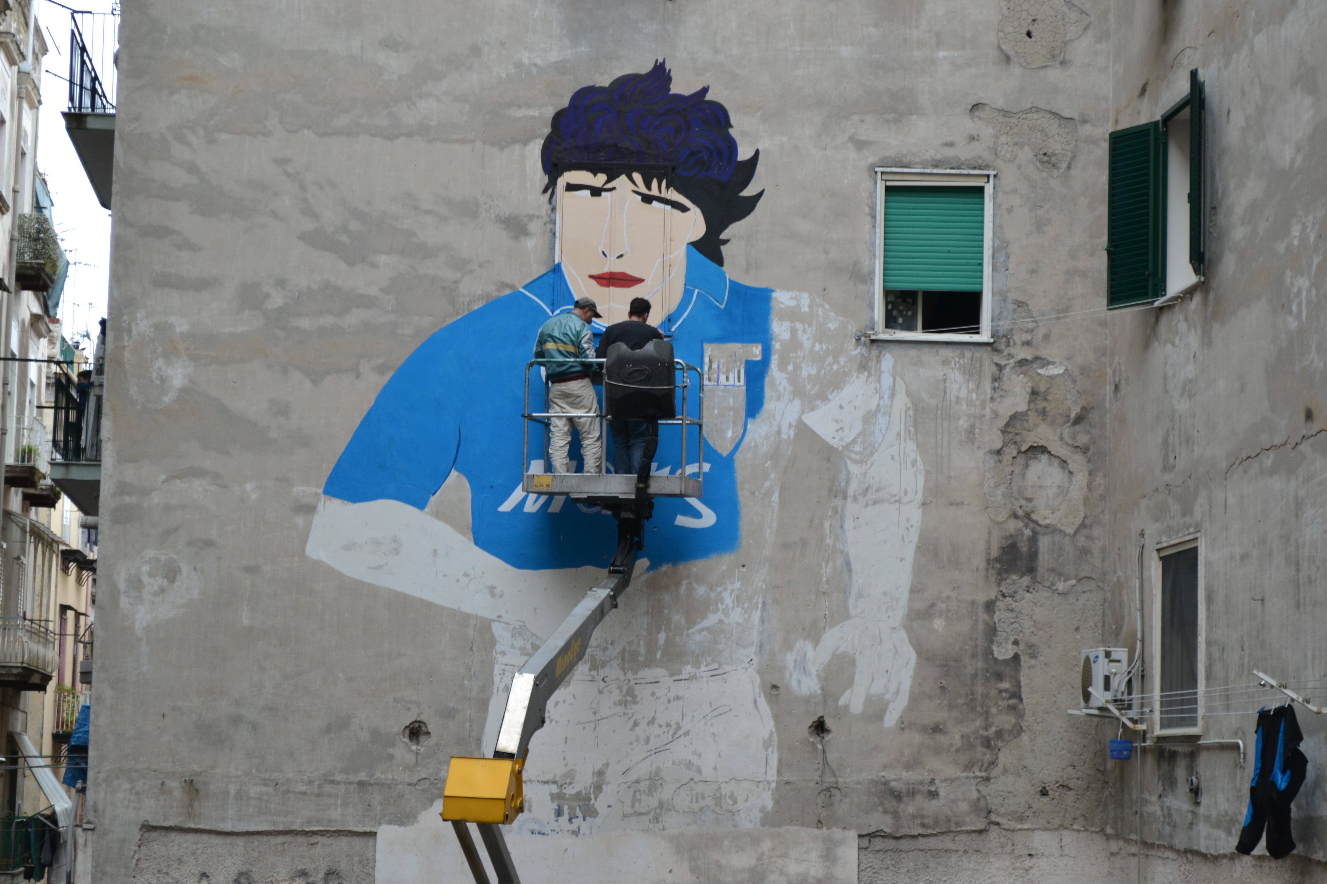 Maradona ci mette la faccia Maradona ci mette la faccia