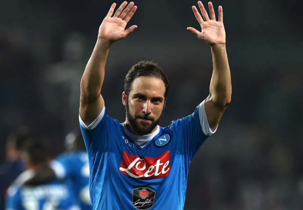 Caso Higuain / Cari tifosi, è da un po’ che i calciatori sono imprese. Prendetene atto