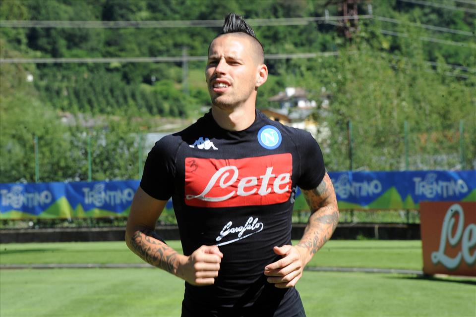 Hamsik è il primo ad arrivare all’allenamento