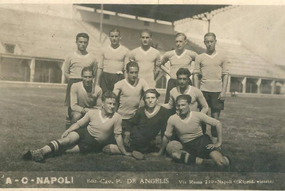Romanzo napolista / Nell’estate del 1929, La Cruz salpò per Napoli