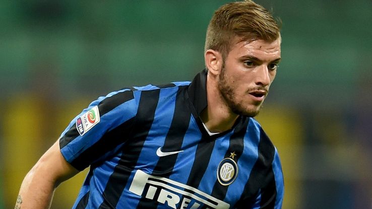 Nel frattempo, Sky dice che Santon è a un passo dal Napoli Nel frattempo, Sky dice che Santon è a un passo dal Napoli