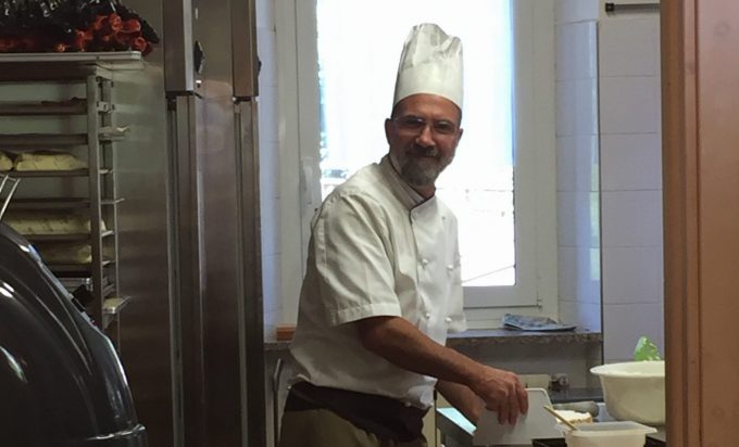 L’uomo che ha portato le sfogliatelle in Val di Sole L’uomo che ha portato le sfogliatelle in Val di Sole
