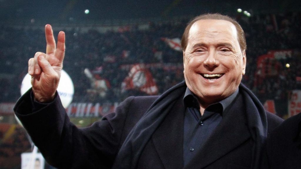 La lezione di tecnica, estetica e vita di Berlusconi allo spogliatoio del Monza