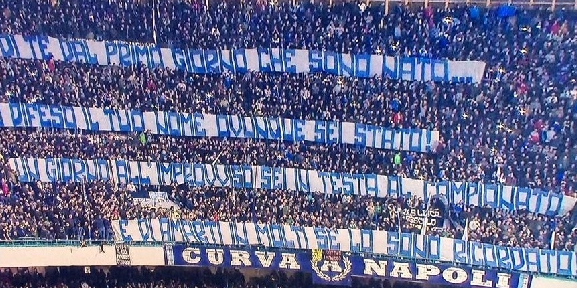In Curva A striscione contro gli occasionali - ilNapolista