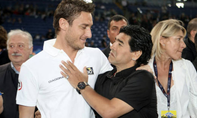 Totti: «Higuain? Non tutti gli stranieri come Maradona, sono nomadi senza cuore» Totti: «Higuain? Non tutti gli stranieri come Maradona, sono nomadi senza cuore»