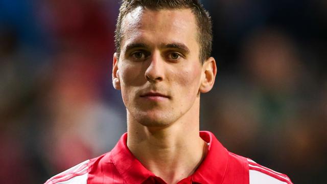 Milik: «Io non sono Gonzalo Higuain. Giocherò in uno dei più grandi club italiani» Milik: «Io non sono Gonzalo Higuain. Giocherò in uno dei più grandi club italiani»