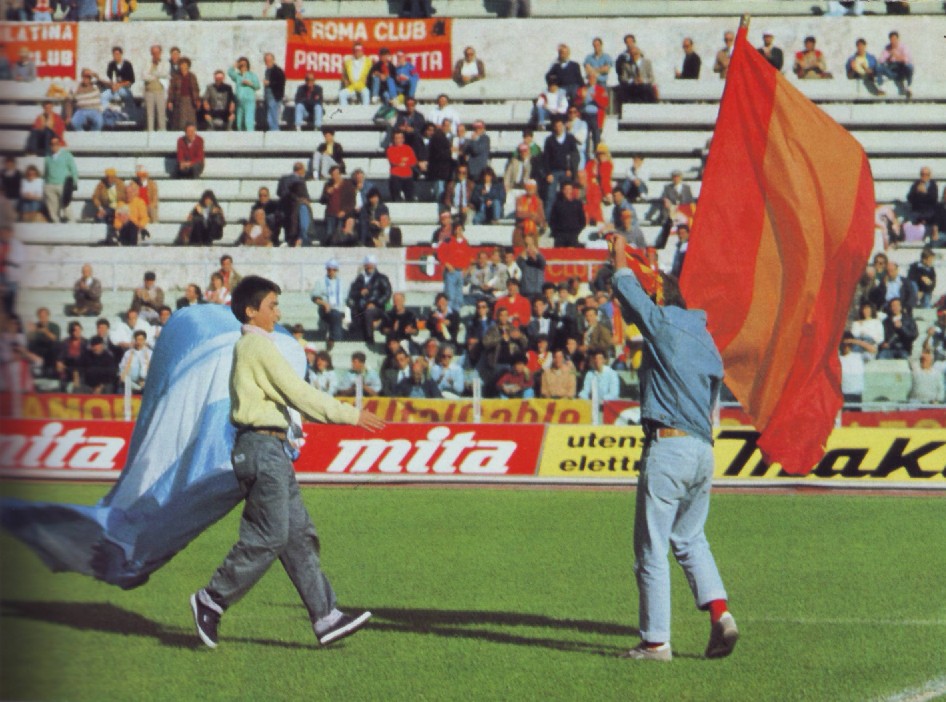 Il Club Roma Testaccio: «I tifosi di Roma e Napoli sono ostaggi di una minoranza» Il Club Roma Testaccio: «I tifosi di Roma e Napoli sono ostaggi di una minoranza»