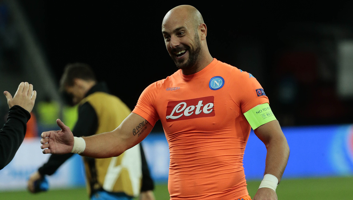 Reina, abbiamo un problema. E dobbiamo risolverlo con te Reina, abbiamo un problema. E dobbiamo risolverlo con te
