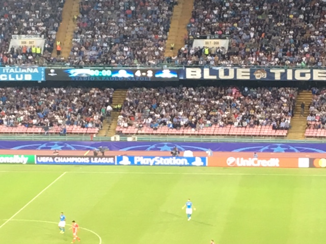 4-2 al Benfica, il Napoli dà spettacolo in Champions (e sono 20 gol in 8 partite)