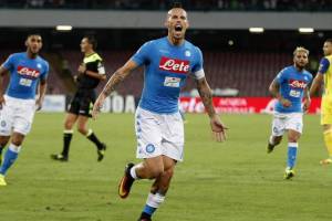 Il Napoli non vince più contro le più forti: 1-1 con una buona Lazio item-thumbnail