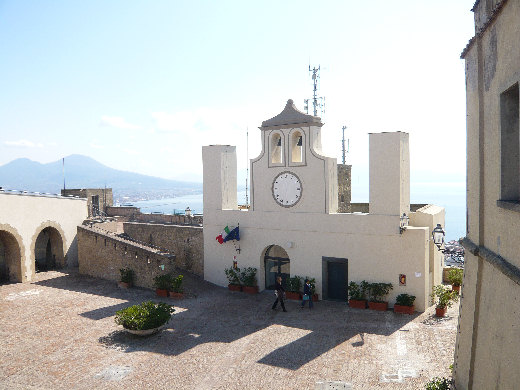 Napoli vista e pensata dalla terrazza di Castel Sant’Elmo