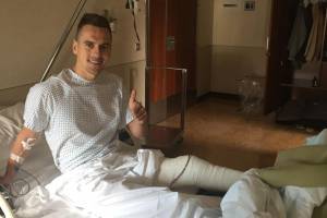 Foto – Arek Milik su Facebook: «Grazie per il sostegno, andrà tutto bene» item-thumbnail
