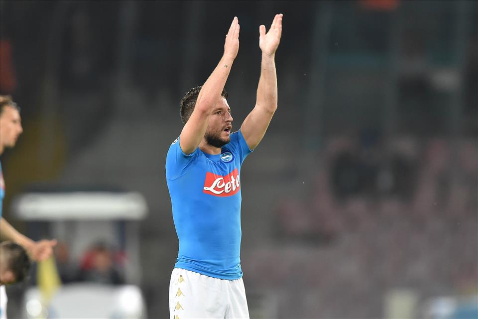 Napoli-Besiktas in lingua: Ciruzzo (Mertens) è ll’anema d’’o Napule, Lazzaro (Gabbiadini) risuscitaje