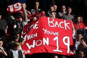 Manchester United e Liverpool si uniscono per “avvisare” i tifosi: «Niente disordini» item-thumbnail
