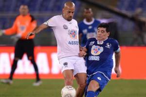 Maradona: «Non sono arrabbiato con Higuain». Poi, l’attacco a Benitez item-thumbnail