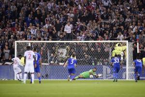 Champions, Buffon e Cuadrado salvano la Juventus: a Lione è 0-1 item-thumbnail