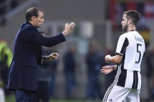 «Higuain non riceve un pallone» e «la Juventus è prevedibile» item-thumbnail