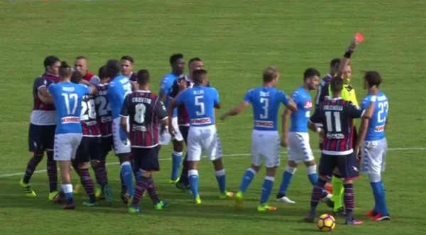 Rosso diretto per Manolo Gabbiadini in Crotone-Napoli