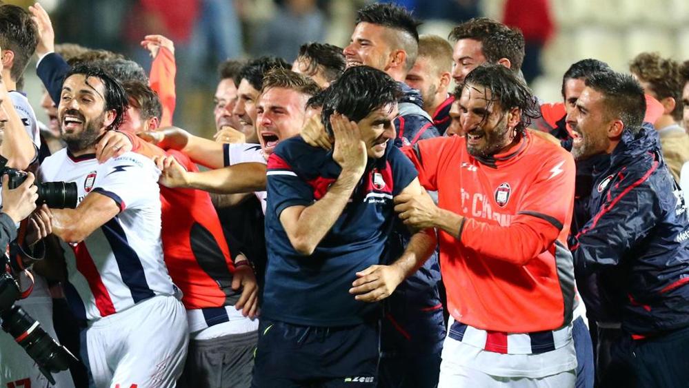 Il calcio italiano studia le riforme. Abodi, Lega Serie B: «Il nuovo sistema precluderebbe la Serie A al Crotone»