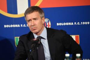 Fenucci, ad Bologna: «Ridurre il numero di partite in tv per aumentare i ricavi e la qualità» item-thumbnail