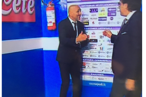 Spalletti e Sarri si danno simpaticamente battaglia al rientro in campo item-thumbnail