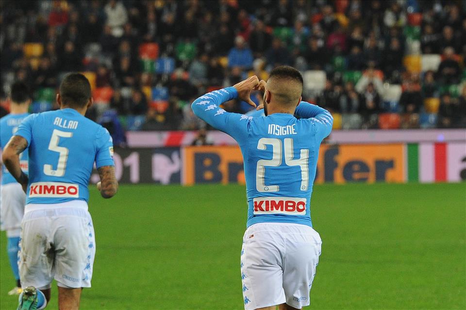 Insigne spaccaje ‘o sibbacco, Mertens è cegna e ambusciaggio