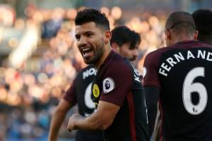 Aguero ribalta il Burnley, doppietta e 2-1 per il City: Guardiola è primo in attesa di Conte item-thumbnail