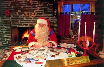 Babbo Natale fitta casa un mese a Napoli: a Edenlandia