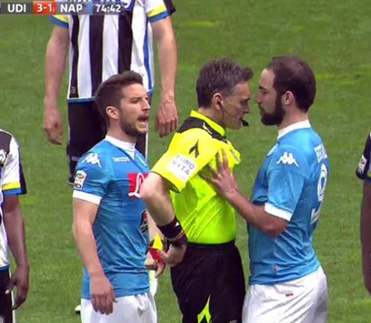 Un anno dopo Udine, il Napoli attacca di nuovo gli arbitri. Cambiamo pagina