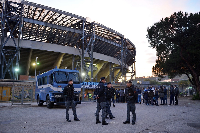 Celle negli stadi in caso di violenza, norme anti bagarinaggio e Daspo fino a 5 anni