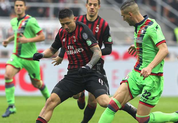 Lapadula nel finale, Montella rimonta il Crotone: 2-1 per il Milan, di nuovo a -4 dalla Juve