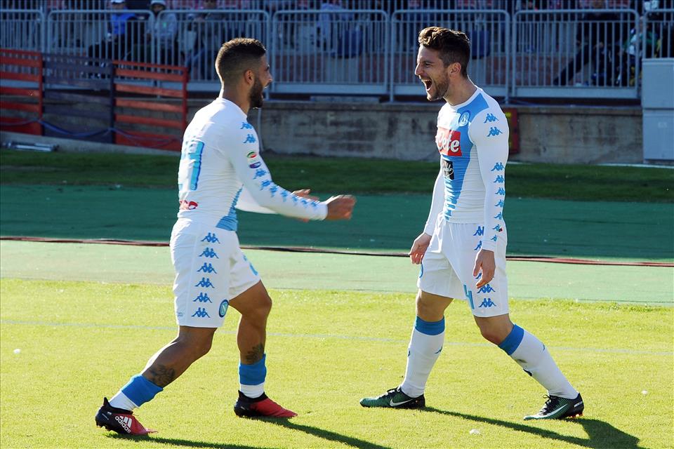 I cinque (sei e mezzo) gesti tecnici di Cagliari-Napoli: Mertens show, un meraviglioso gol corale