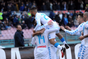Il Napoli supera il Milan in classifica ed è a un punto dalla Roma item-thumbnail