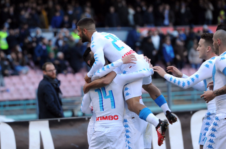 Il Napoli supera il Milan in classifica ed è a un punto dalla Roma Il Napoli supera il Milan in classifica ed è a un punto dalla Roma