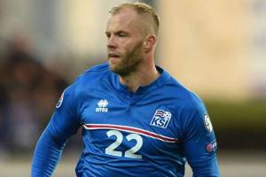 La solidarietà dei calciatori per la Chapecoense: dopo Dinho e Riquelme, ecco Gudjohnsen item-thumbnail