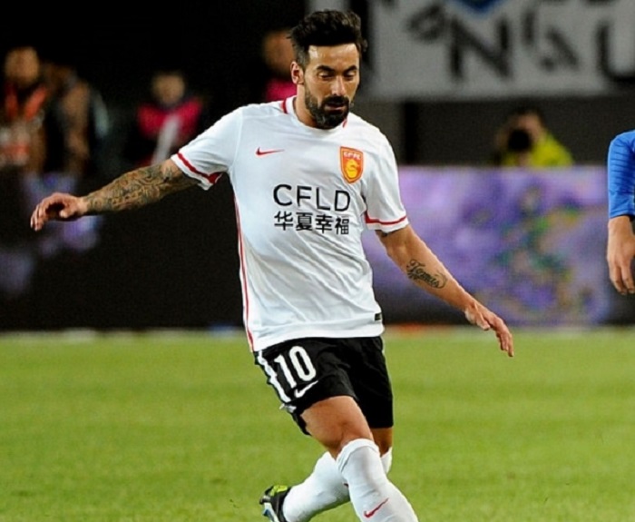 Football Leaks, le clausole nei contratti: 57 dollari al minuto (più un cuoco) per Lavezzi Football Leaks, le clausole nei contratti: 57 dollari al minuto (più un cuoco) per Lavezzi