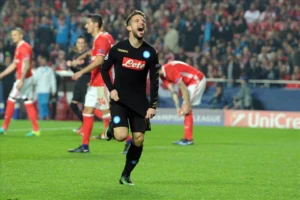Mertens, Napoli