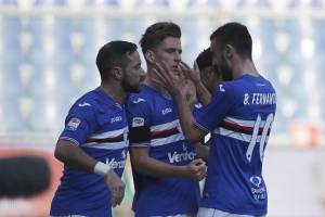 La Roma cade a Genova, 3-2 per la Samp. Vince la Juve, perde il Milan a Udine item-thumbnail
