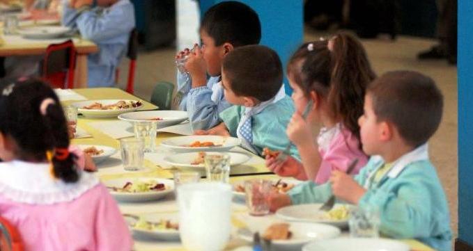 Scuola, l’assessore Palmieri: «Non si può portare il cibo da casa. La gara per la refezione non è al ribasso»