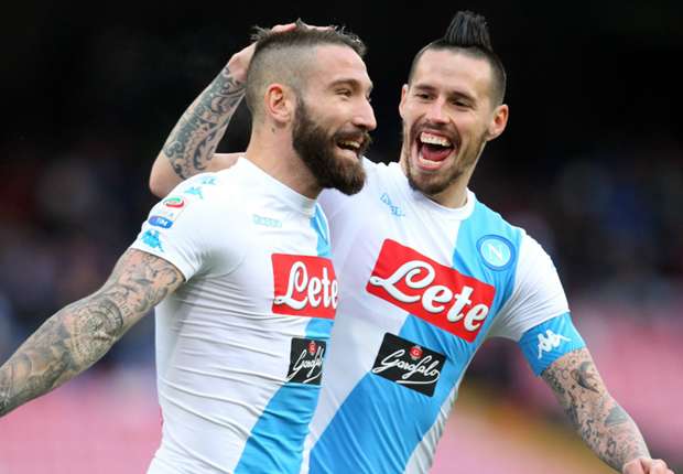 Napoli-Pescara 3-1, pagelle / Tonelli il risolutore, i cuori per Mertens