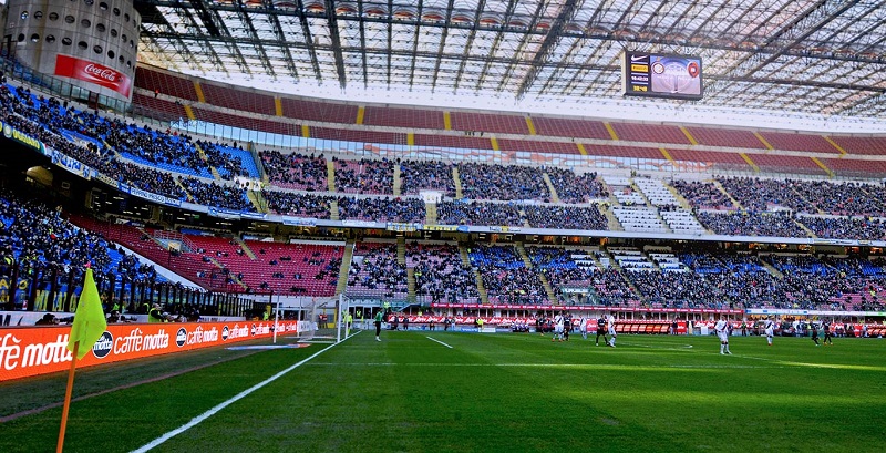 I biglietti gratis ai consiglieri comunali di Milano per entrare a San Siro