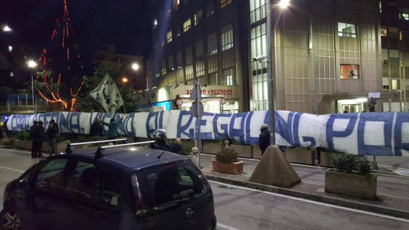 La Befana degli ultras del Napoli ai bambini del Santobono La Befana degli ultras del Napoli ai bambini del Santobono